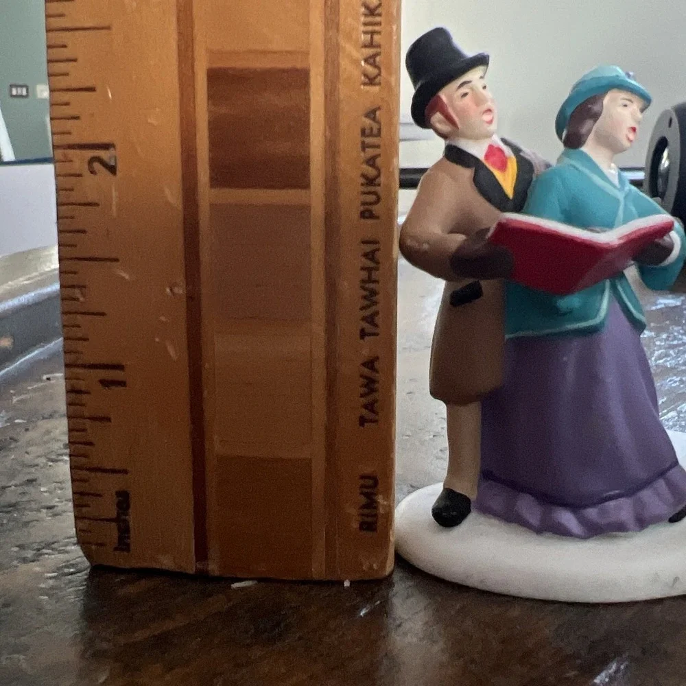 Department 56 Dickens Village Caroling By Lamp Light Christmas No Box Or Lamp